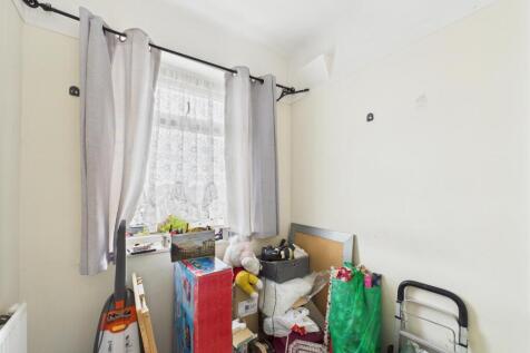 CAM03604G0-PR0099-STILL022.jpg