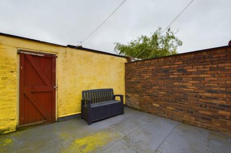CAM01207G0-PR0427-STILL034.jpg