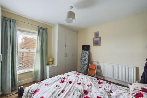 CAM01207G0-PR0427-STILL015.jpg