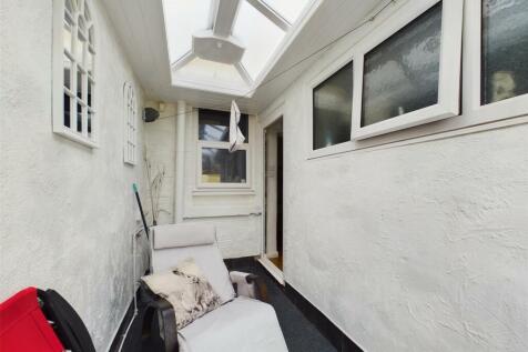CAM01207G0-PR0427-STILL017.jpg