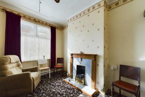 CAM03844G0-PR0037-STILL003.jpg