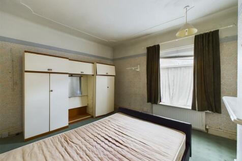 CAM03844G0-PR0037-STILL030.jpg