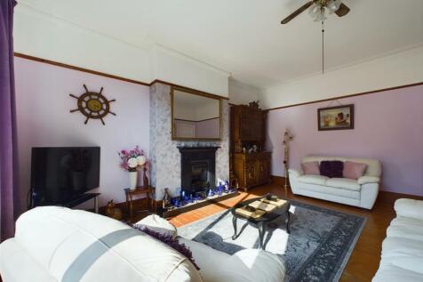 CAM03844G0-PR0084-STILL067.jpg