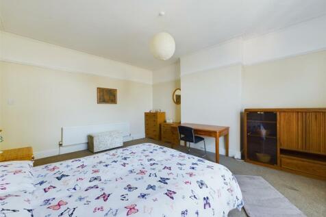 CAM03844G0-PR0084-STILL025.jpg