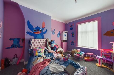 CAM03844G0-PR0089-STILL006.jpg