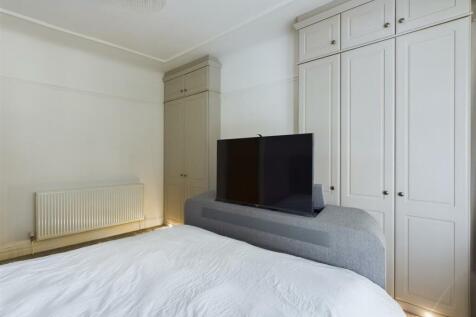 CAM03844G0-PR0138-STILL026.jpg