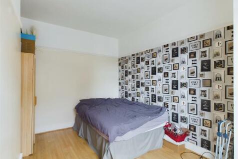 CAM03844G0-PR0159-STILL018.jpg