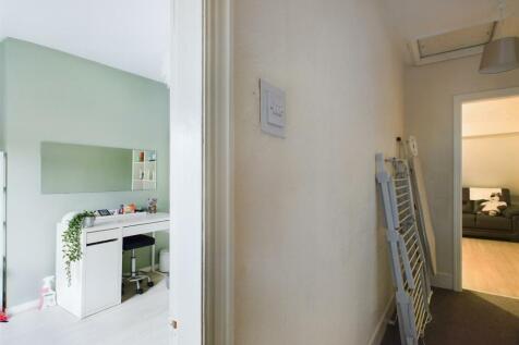 CAM03844G0-PR0159-STILL024.jpg