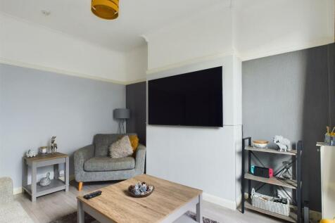 CAM03844G0-PR0159-STILL035.jpg
