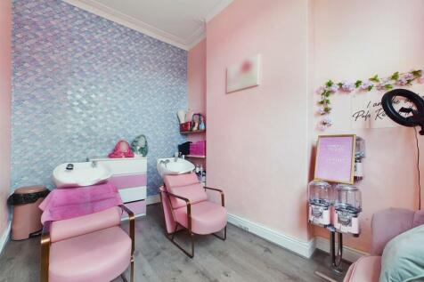 CAM03844G0-PR0156-STILL013.jpg