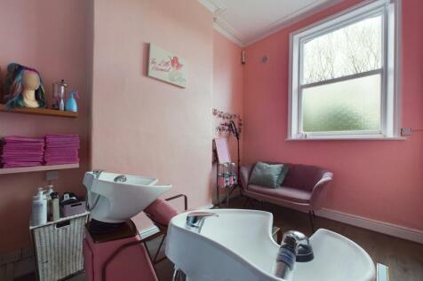 CAM03844G0-PR0156-STILL016.jpg