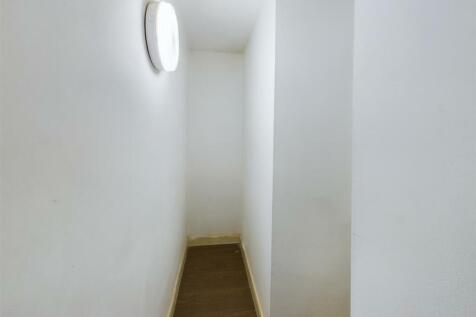 CAM03844G0-PR0156-STILL020.jpg