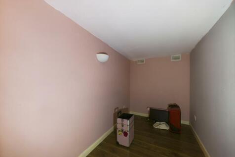 CAM03844G0-PR0156-STILL031.jpg