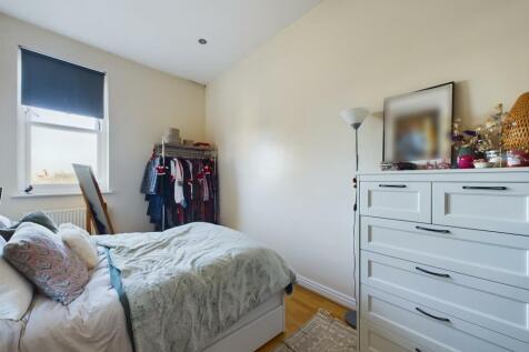 CAM03844G0-PR0170-STILL004.jpg