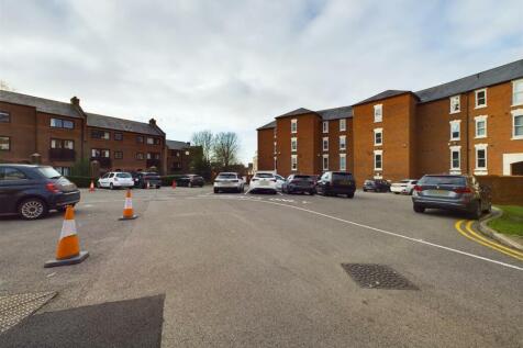 CAM03844G0-PR0170-STILL018.jpg