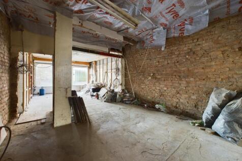 CAM03844G0-PR0191-STILL008.jpg
