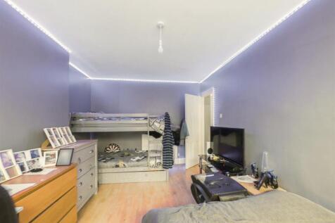 CAM03844G0-PR0197-STILL013.jpg