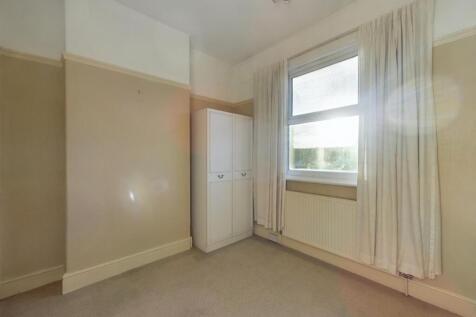CAM03844G0-PR0190-STILL026.jpg