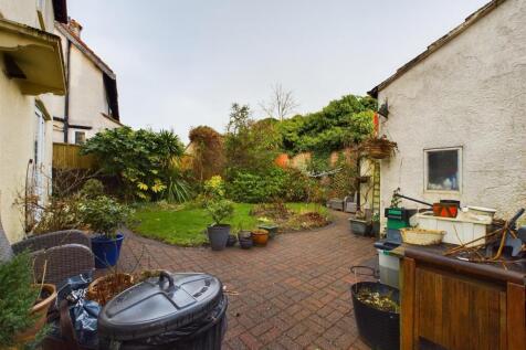 CAM03844G0-PR0203-STILL034.jpg