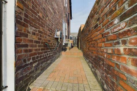 CAM03844G0-PR0090-STILL058.jpg