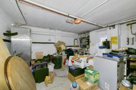 CAM04604G0-PR0036-STILL025.jpg