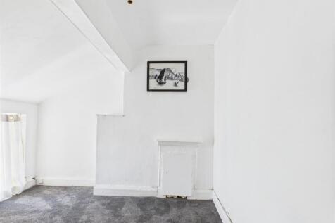 CAM03604G0-PR0027-STILL019.jpg