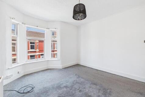 CAM03844G0-PR0283-STILL017.jpg