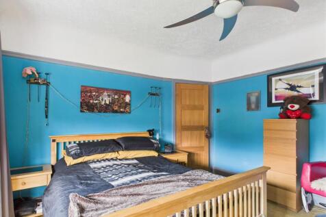 CAM03604G0-PR0049-STILL027.jpg