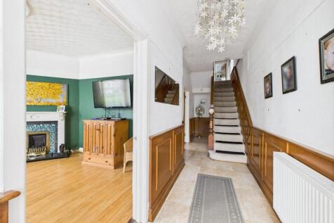 CAM03844G0-PR0295-STILL025.jpg