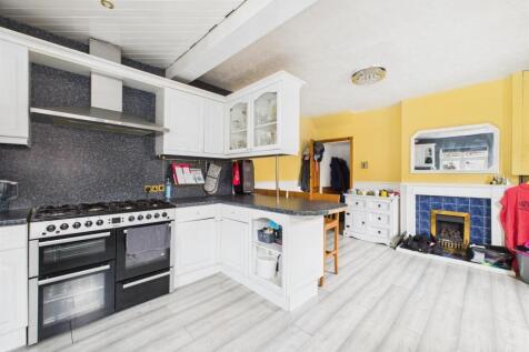 CAM03844G0-PR0295-STILL028.jpg