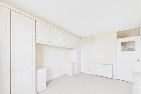CAM03604G0-PR0060-STILL006.jpg