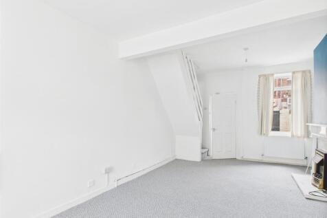 CAM03604G0-PR0058-STILL002.jpg