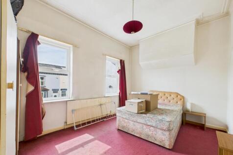CAM03604G0-PR0059-STILL004.jpg