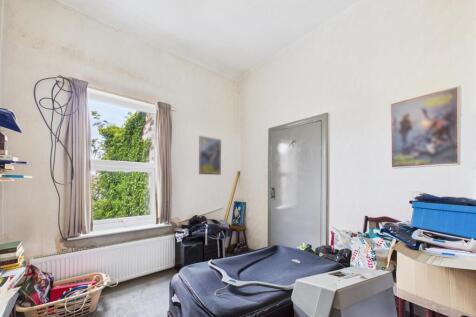 CAM03604G0-PR0059-STILL009.jpg