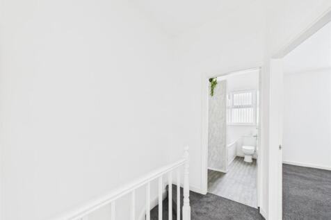 CAM03844G0-PR0304-STILL017.jpg