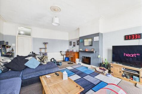 CAM03844G0-PR0317-STILL014.jpg