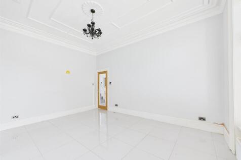 CAM03604G0-PR0117-STILL013.jpg