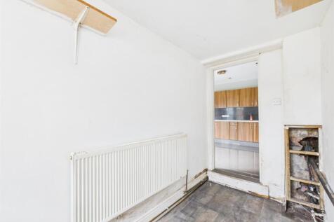 CAM03604G0-PR0117-STILL022.jpg