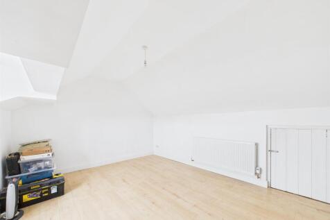 CAM03604G0-PR0118-STILL037.jpg