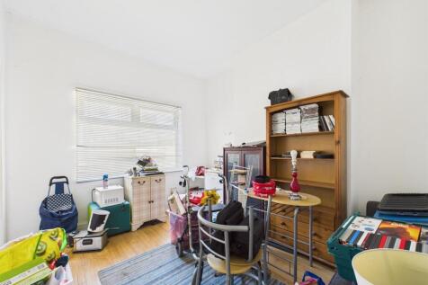 CAM03604G0-PR0126-STILL007.jpg