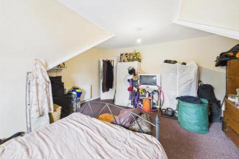 CAM03604G0-PR0123-STILL018.jpg