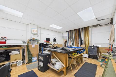 CAM03604G0-PR0112-STILL018.jpg