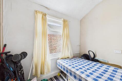 CAM03604G0-PR0124-STILL037.jpg