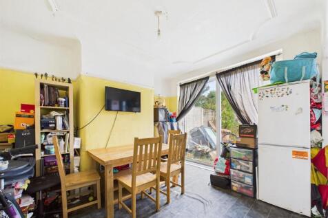CAM03604G0-PR0127-STILL005.jpg