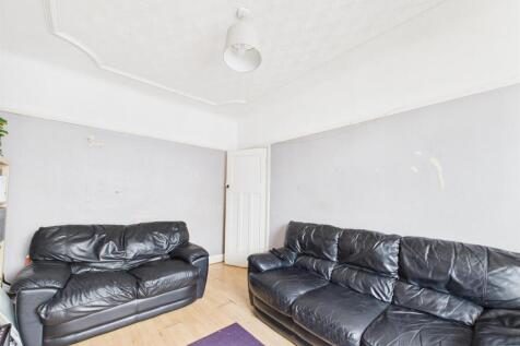 CAM03604G0-PR0127-STILL013.jpg
