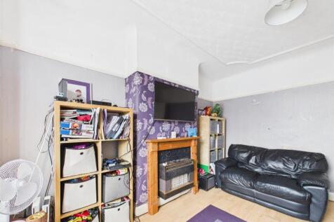 CAM03604G0-PR0127-STILL014.jpg