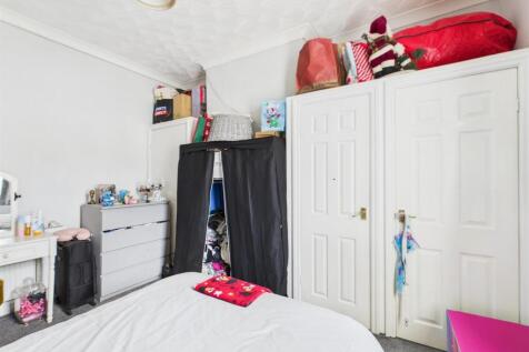 CAM03604G0-PR0121-STILL025.jpg