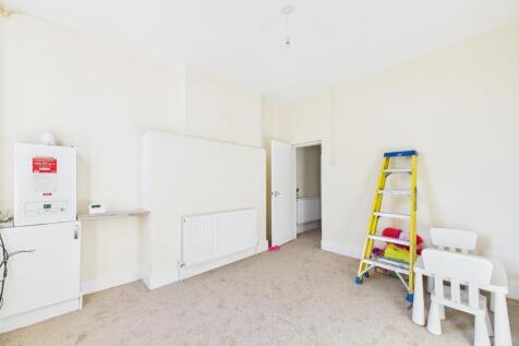 CAM03604G0-PR0109-STILL007.jpg