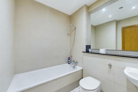 CAM03844G0-PR0091-STILL027.jpg