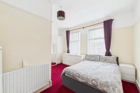 CAM03844G0-PR0238-STILL012.jpg